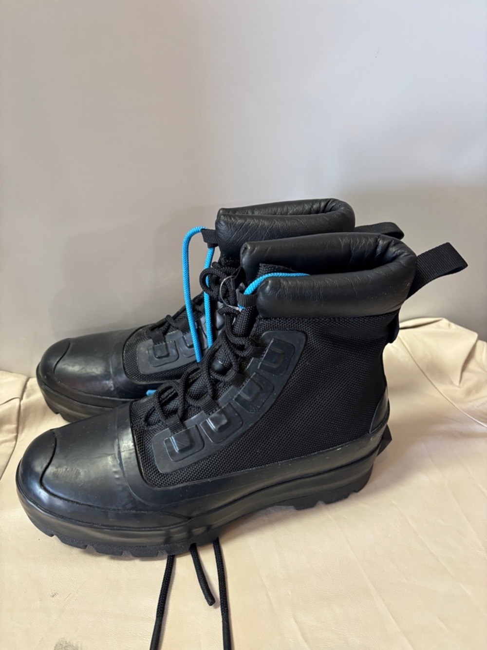 Converse chuck Taylor Men's Black High-Top Utility Boots size 4.5